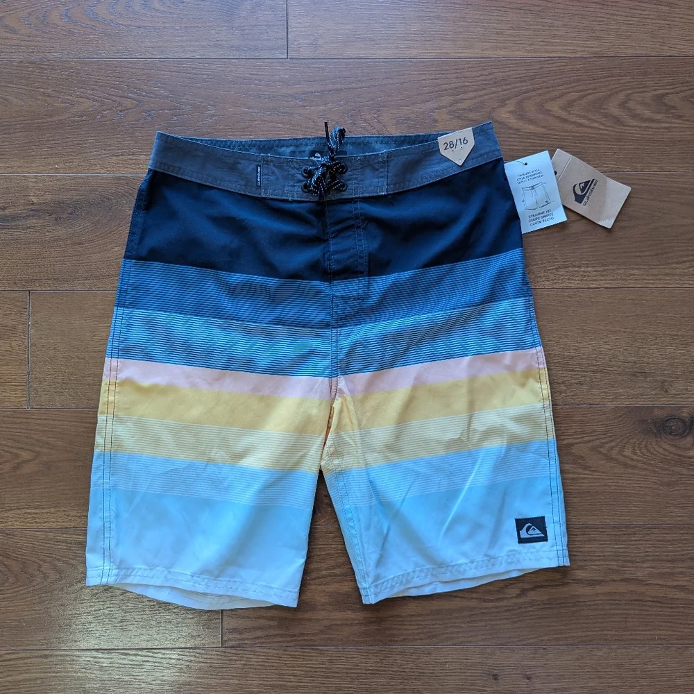 Quicksilver Boys Board Shorts Island Waves 28/16 NWT